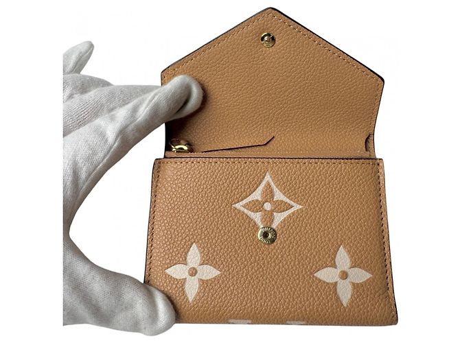 Louis Vuitton Monogram Empreinte Portefeuille Victorine Beige Cammello - vista 5