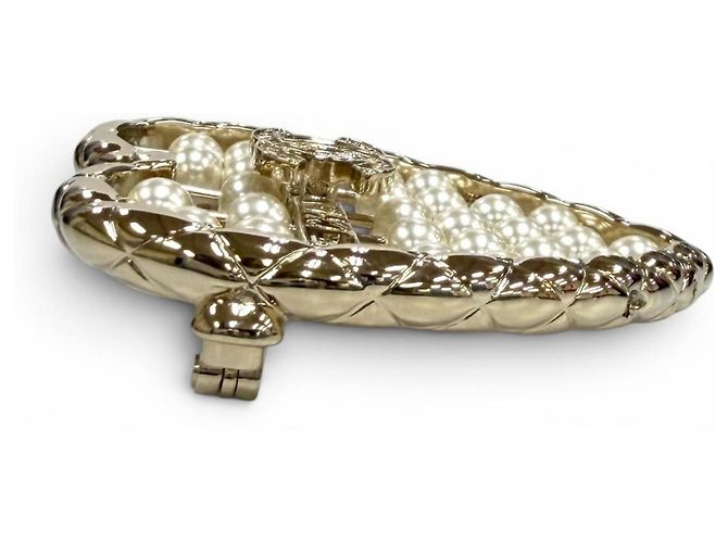 Spilla Coco Mark Matelassé Heart di CHANEL Bianco D'oro - vista 4