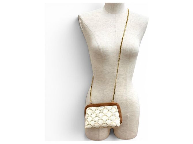 Céline Clutch Celine Triomphe Canvas Castaño Blanco roto - vista 3