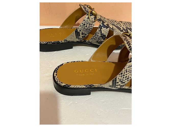 Sandálias Gucci couro efeito pitão Impressão em python Gold hardware - vista 13