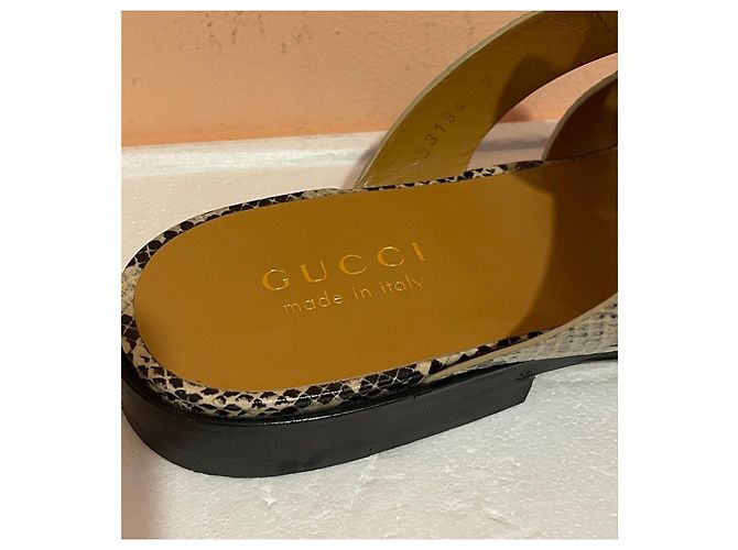 Sandálias Gucci couro efeito pitão Impressão em python Gold hardware - vista 14