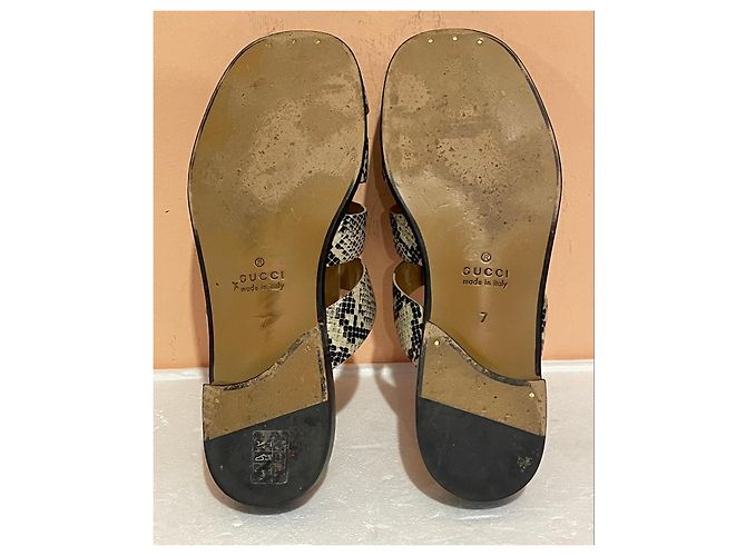 Sandálias Gucci couro efeito pitão Impressão em python Gold hardware - vista 17