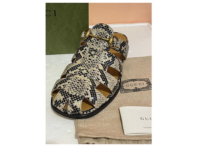 Sandálias Gucci couro efeito pitão Impressão em python Gold hardware - vista 3