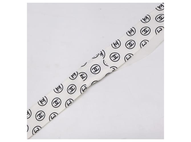 Foulard per capelli in seta CHANEL Coco Mark Bianco - vista 3
