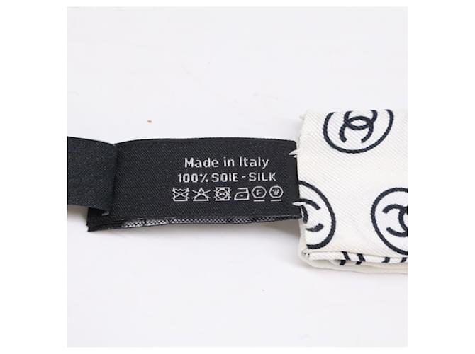 Foulard per capelli in seta CHANEL Coco Mark Bianco - vista 9