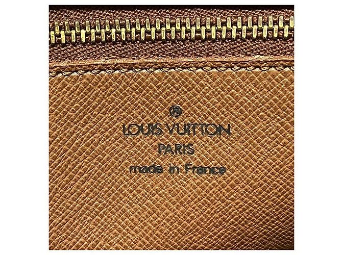 Clutch Louis Vuitton Marly Dragonne PM Monogram Marrone - vista 4