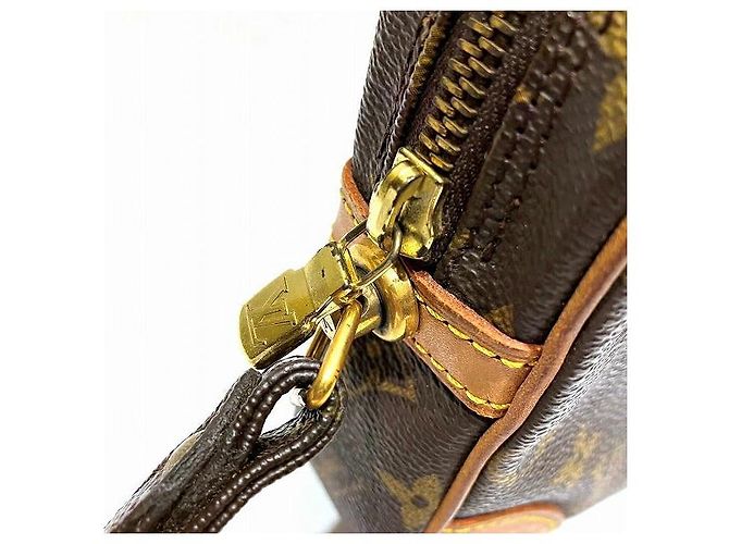 Clutch Louis Vuitton Marly Dragonne PM Monogram Marrone - vista 8
