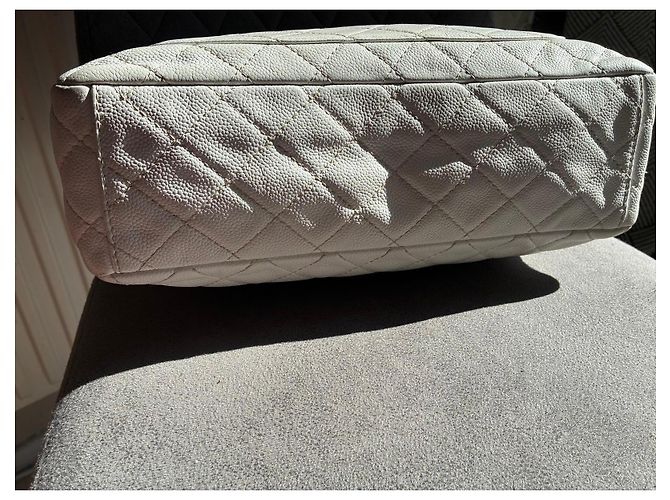 Timeless Borsa Chanel Classic in pelle caviar bianca Bianco - vista 2