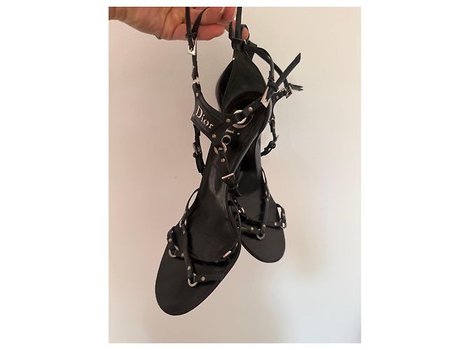 Dior Bondage Schwarze Leder-Sandaletten - Ansicht 3