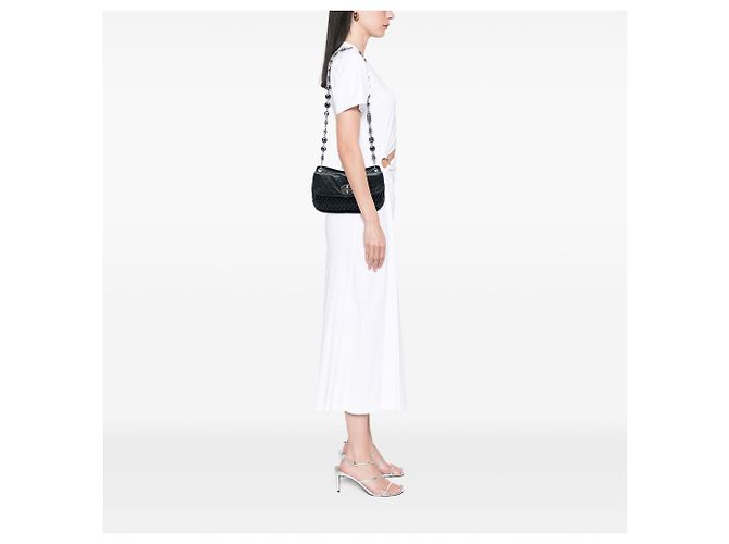 Miu Miu Borsa a tracolla con patta in nappa matelassé nero con cristalli - vista 5