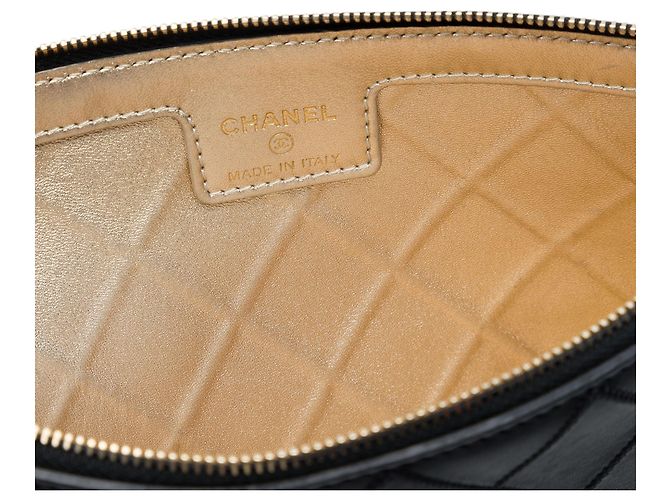 Pochette con zip in pelle di vitello trapuntata nera Large di Chanel Nero - vista 5