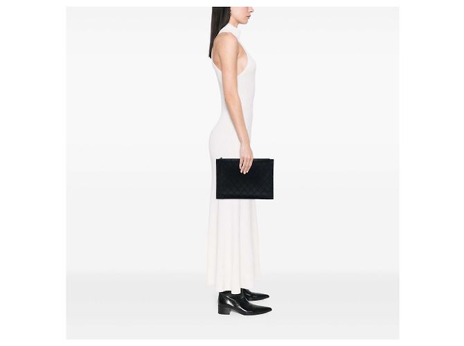 Pochette con zip in pelle di vitello trapuntata nera Large di Chanel Nero - vista 6
