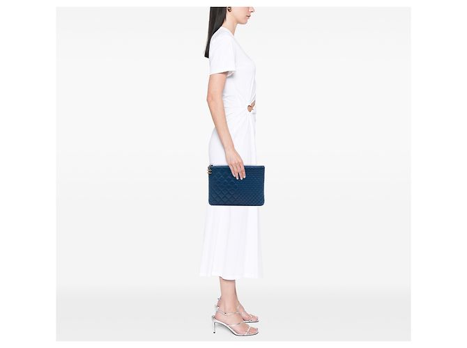 Chanel Blue Medium Bi Quilted Lambskin O Case Clutch - vista 6