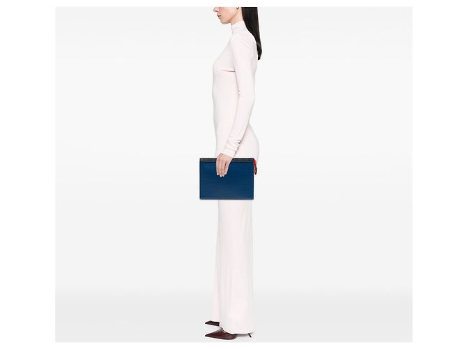 Louis Vuitton Blue Epi Pochette Voyage MM - vista 6