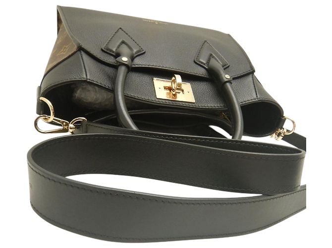 Twist Louis Vuitton Black Monogram On My Side PM Nero - vista 18