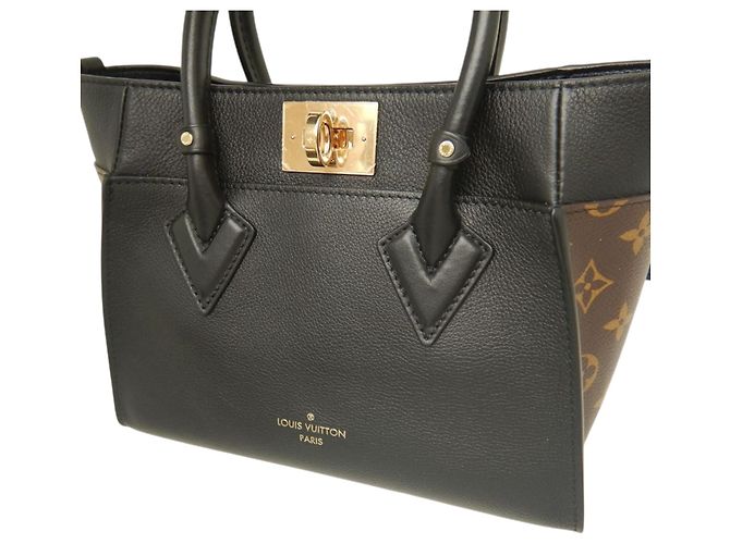 Twist Louis Vuitton Black Monogram On My Side PM Nero - vista 2