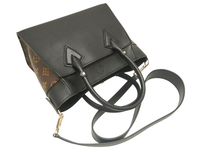 Twist Louis Vuitton Black Monogram On My Side PM Nero - vista 3
