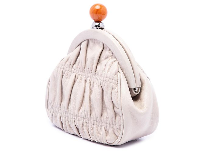 Gaufre Monedero Kiss Lock en nappa gofrado blanco Prada Blanco roto - vista 2