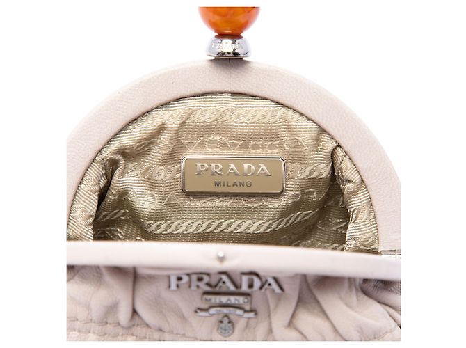 Gaufre Monedero Kiss Lock en nappa gofrado blanco Prada Blanco roto - vista 5