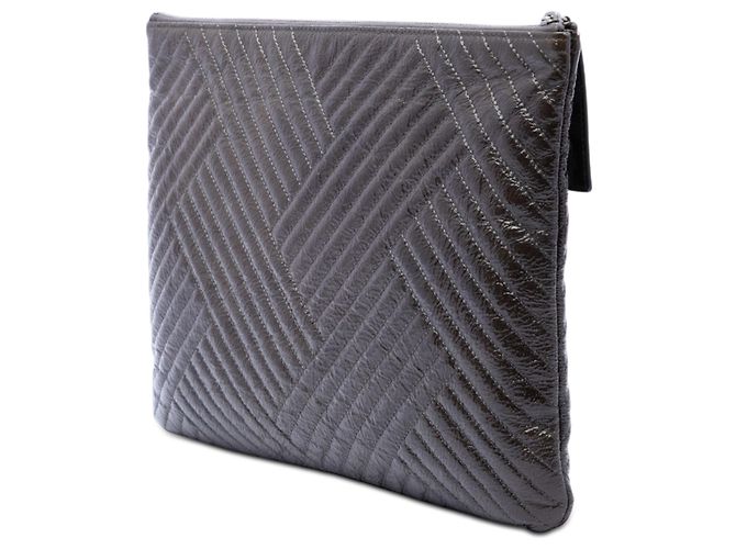 Custodia a tracolla Chevron in vernice invecchiato marrone Large Chanel Marrone scuro - vista 2