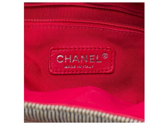 Tote Chanel Red CC Quilted Denim Grosgrain Drawstring Vermelho - vista 5