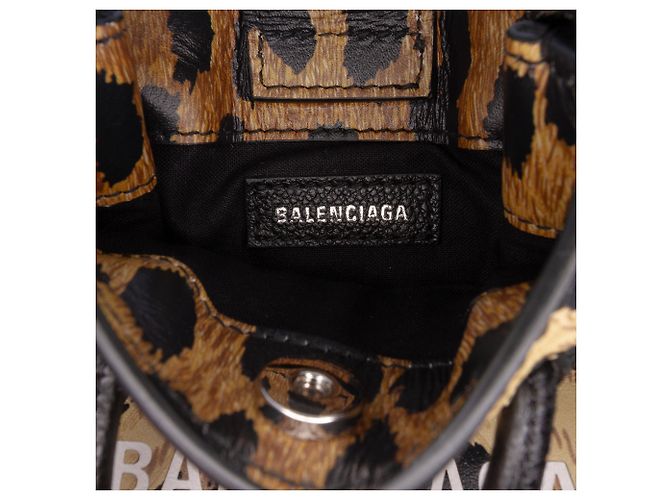Balenciaga Mini Shopping Phone Holder mit braunem Leopardenmuster und Logo - Ansicht 5