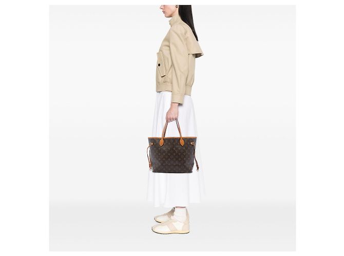 Louis Vuitton Marrone Monogram Neverfull MM - vista 5