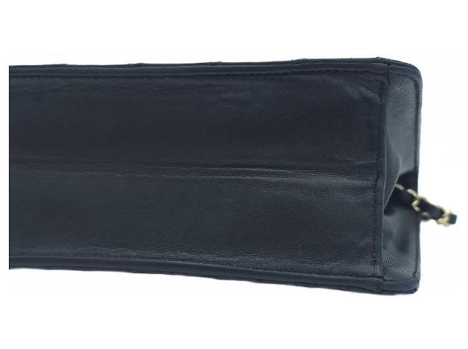 Chanel Vintage Classic gesteppte Lammfell Schultertasche und Umhängetasche mit Einzelflip Schwarz - Ansicht 7