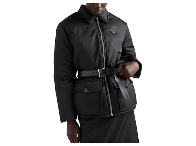 Prada Giacca in nylon con piumino d'oca e cintura Nero - vista 10