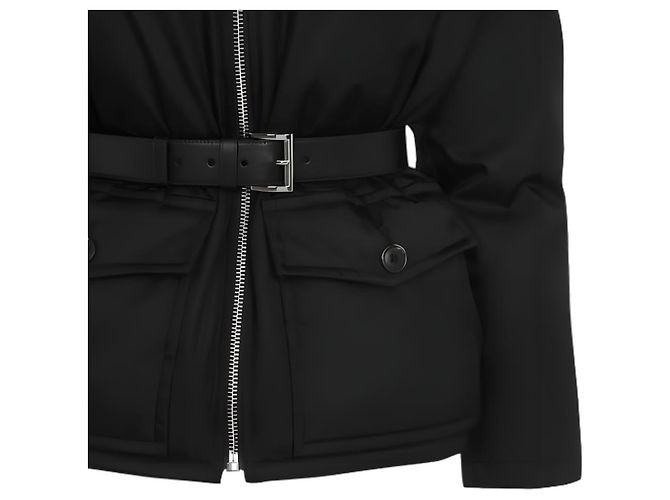 Prada Giacca in nylon con piumino d'oca e cintura Nero - vista 5