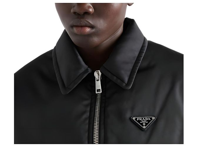 Prada Giacca in nylon con piumino d'oca e cintura Nero - vista 8