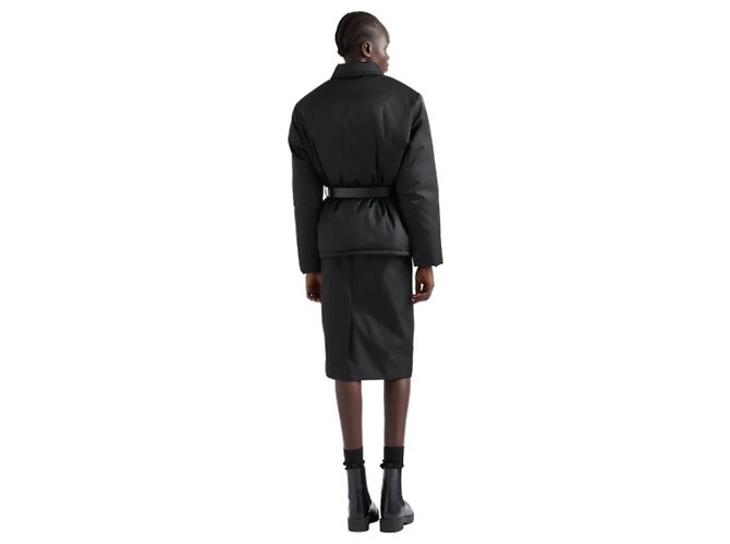 Prada Giacca in nylon con piumino d'oca e cintura Nero - vista 9