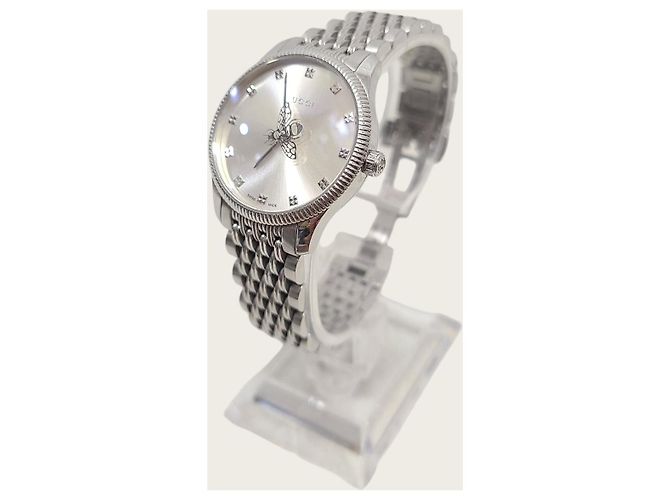 Gucci Timeless Bee Damenuhr aus Metall - Ansicht 2