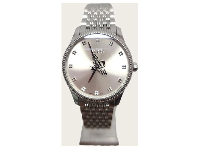 Gucci Timeless Bee Damenuhr aus Metall - Ansicht 4
