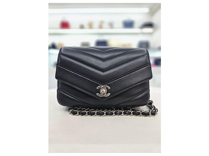 Chanel Borsa a tracolla e crossbody classica in caviar chevron Nero - vista 13