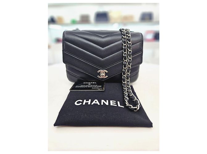 Chanel Borsa a tracolla e crossbody classica in caviar chevron Nero - vista 2