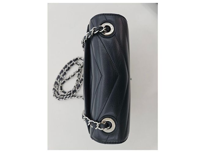 Chanel Borsa a tracolla e crossbody classica in caviar chevron Nero - vista 3