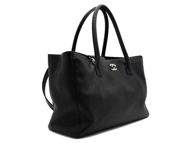 Chanel Borsa Tote Surf in pelle di vitello nera con CC argento, borsa a tracolla Nero - vista 3