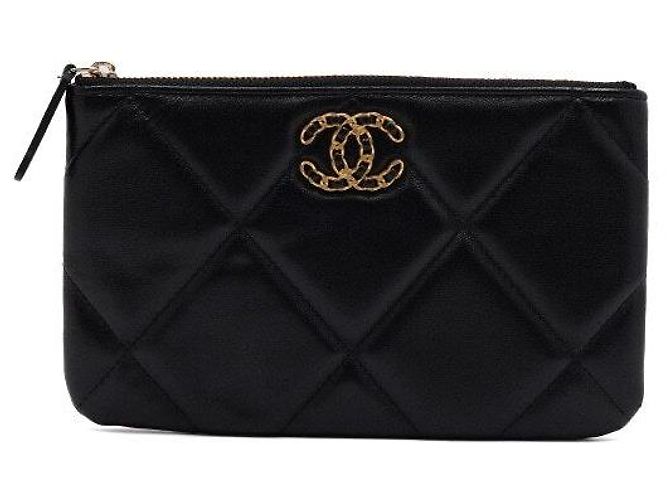 Chanel Clutch Pouch Small in Pelle di Vitello Nera Nero - vista 2