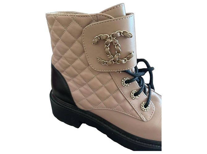 Chanel Stivaletti combat in pelle trapuntata Beige e Nero - vista 2
