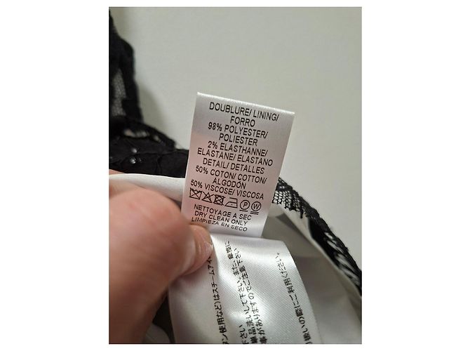 Paule Ka Spitzenkleid in Schwarz-Weiß - Ansicht 7