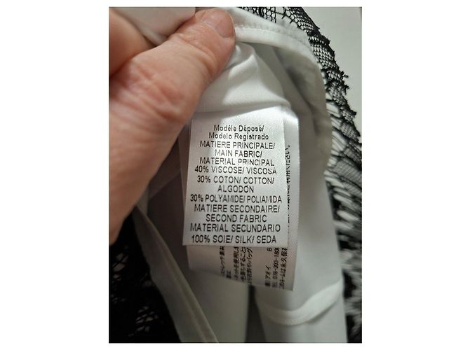 Paule Ka Spitzenkleid in Schwarz-Weiß - Ansicht 8