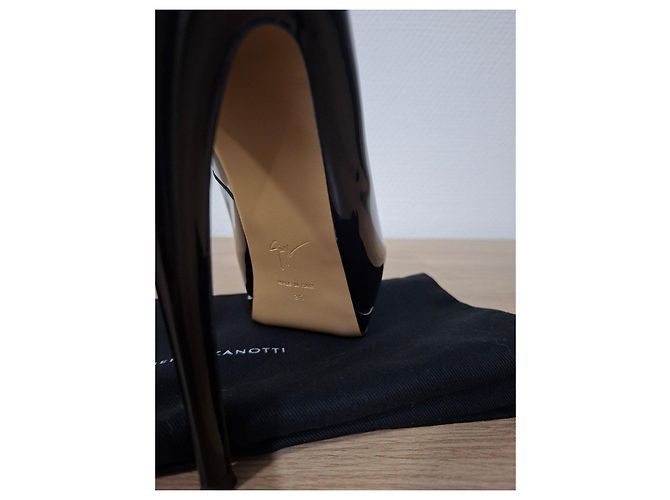 Décolleté con plateau Giuseppe Zanotti in vernice nera Nero - vista 5