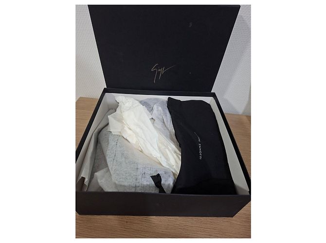 Décolleté con plateau Giuseppe Zanotti in vernice nera Nero - vista 6
