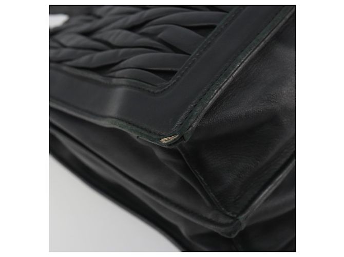 Borsa a mano Miu Miu Matelasse in pelle nera e oro Auth bs36292 Nero D'oro - vista 16