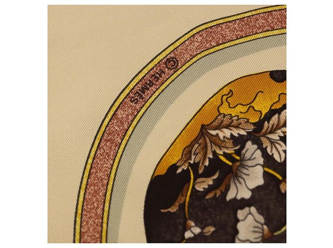 Hermès Sciarpa HERMES Carre 90 in seta beige Auth 193213 - vista 11