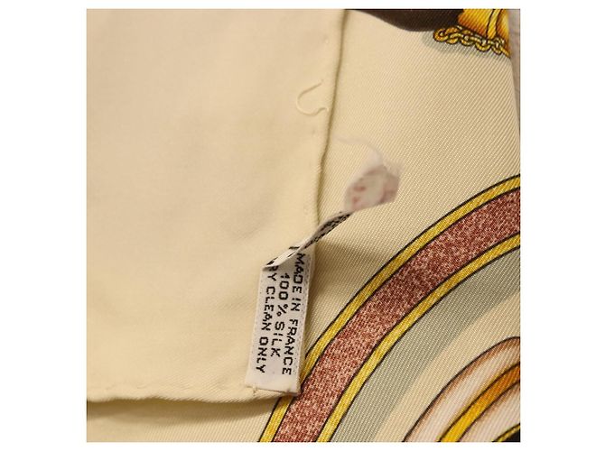 Hermès Sciarpa HERMES Carre 90 in seta beige Auth 193213 - vista 15