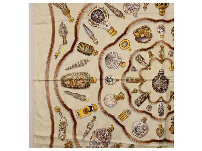 Hermès Sciarpa HERMES Carre 90 in seta beige Auth 193213 - vista 5