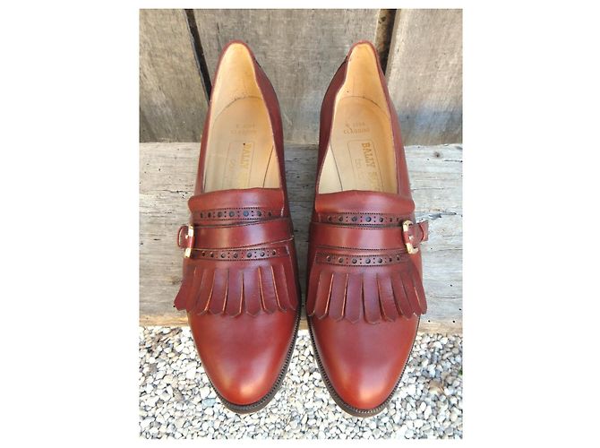 Bally Zapatos de cuero marrón con flecos y hebilla para mujer Castaño - vista 3