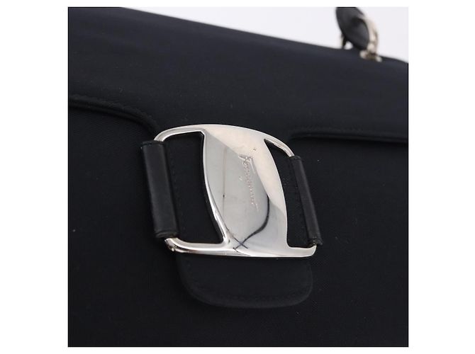 Borsa Salvatore Ferragamo Vala in tela nero argento Auth ka5410 - vista 17
